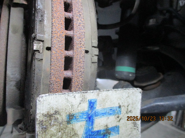 プロの道具、プロの車検！レジアスエースバンの車検時に、荷室の荷物を降ろしていただく理由